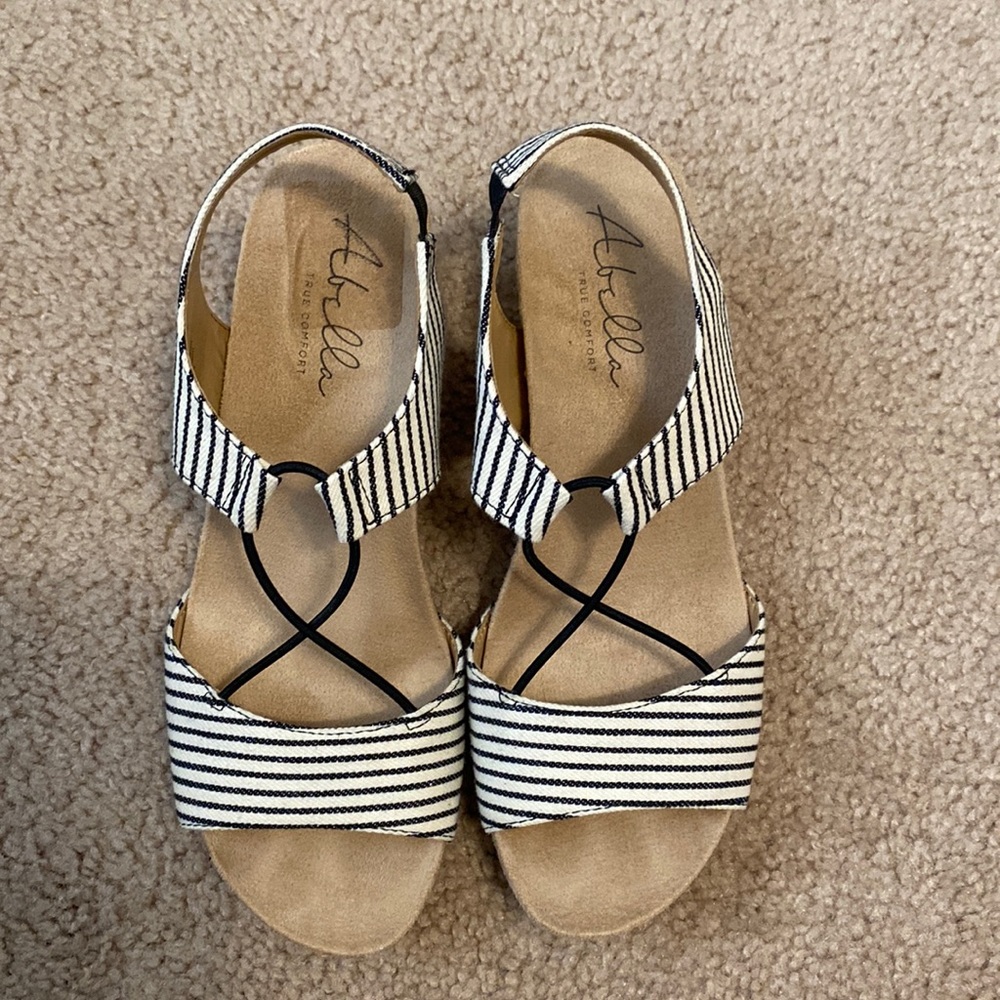 Abella Wedge Heels